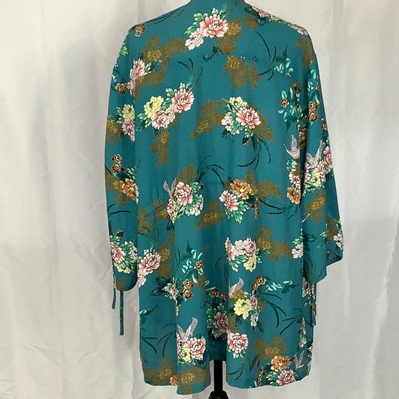 Madison Lilly layering kimono 2X - Picture 5 of 10